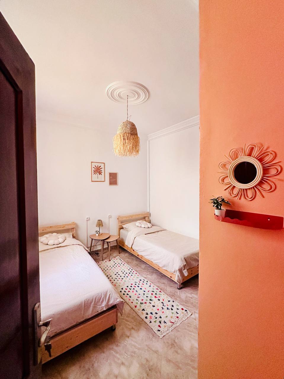Chambre twin confortable à Surf Treasure Morocco à Aourir