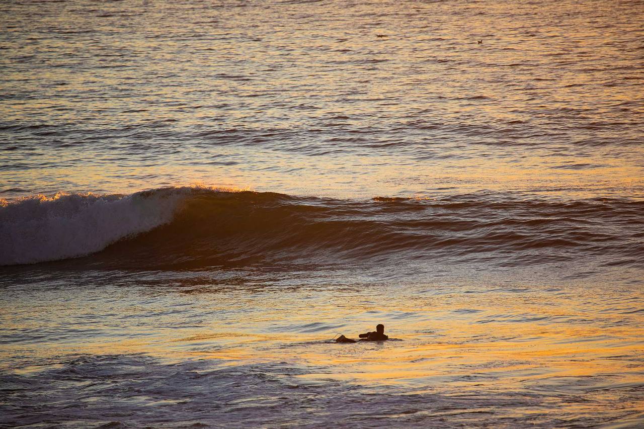 Banana Beach shoreline and lineup in Aourir